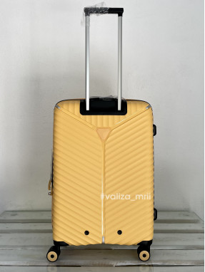 Чемодан Snowball 05103 - средний размер - желтый