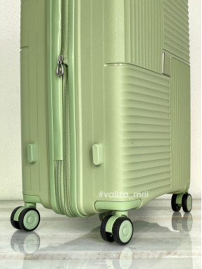 Чемодан Snowball 20403 - средний размер - фисташка