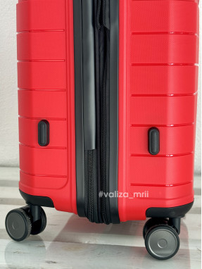 Валіза Snowball 39403 - середній розмір - червоний