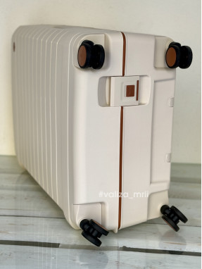 Валіза Snowball 57203 - середній розмір - молочний