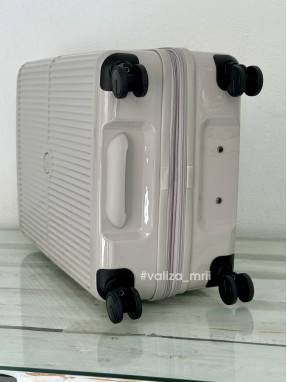 Чемодан Airtex Paris 747 - средний размер - бежевый