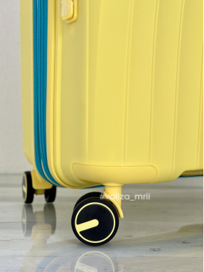 Валіза з поліпропілену - середній розмір - V&V Travel 8026 - жовтий