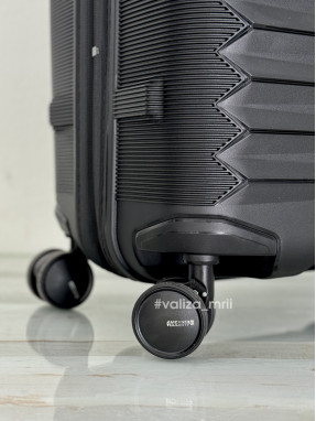 Валіза American Tourister FastForward - середній розмір - чорний