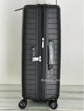 Валіза American Tourister FastForward - середній розмір - чорний