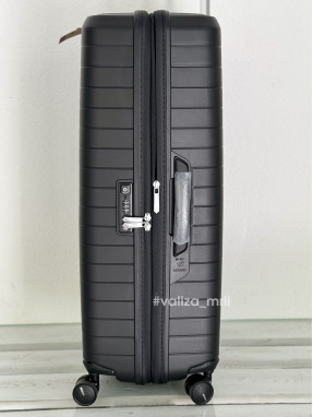 Чемодан American Tourister FastForward - большой размер - черный