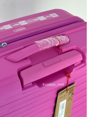 Валіза American Tourister FastForward - середній розмір - рожевий