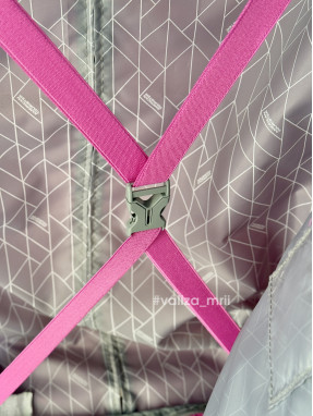 Валіза American Tourister FastForward - середній розмір - рожевий