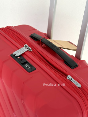 Валіза American Tourister Flytwist - середній розмір - червоний