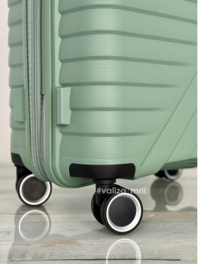 Валіза American Tourister Flytwist - середній розмір - зелений