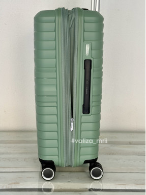 Валіза American Tourister Flytwist - середній розмір - зелений