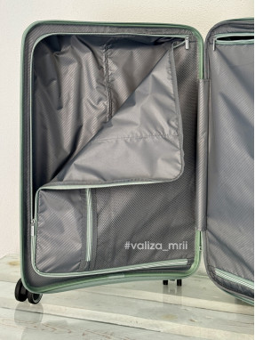 Валіза American Tourister Flytwist - середній розмір - зелений