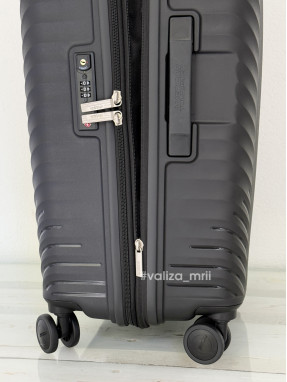 Валіза American Tourister Diablast - середній розмір - чорний