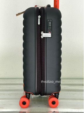 Валіза American Tourister Neovibe - ручна поклажа - чорний