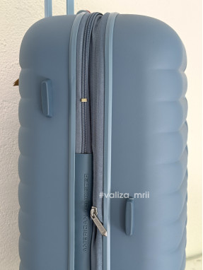 Валіза American Tourister Neovibe - середній розмір - синій