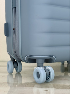 Валіза American Tourister Neovibe - середній розмір - синій
