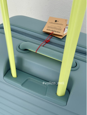 Чемодан American Tourister Neovibe - средний размер - мятный