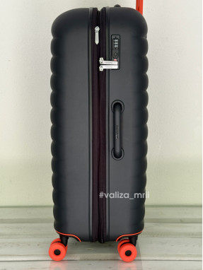 Валіза American Tourister Neovibe - великий розмір - чорний