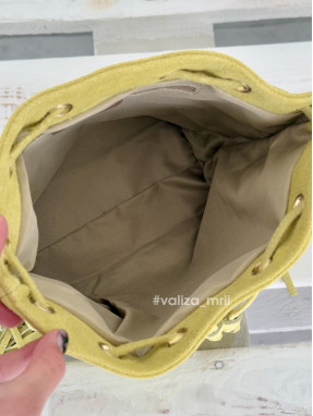 Сумка-мішок із замші з бахромою Bella Bertucci 1896 - салатовий