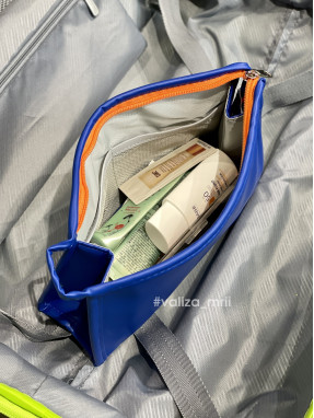 Яскрава косметичка – синій