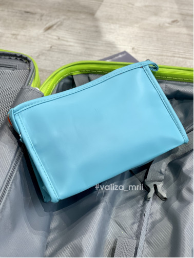 Яркая косметичка - голубой