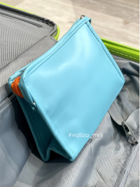 Яркая косметичка - голубой