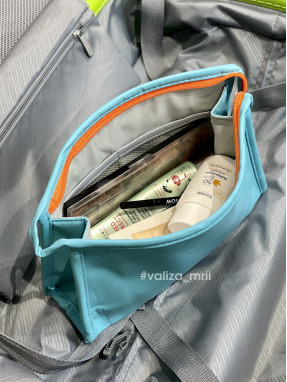 Яркая косметичка - голубой