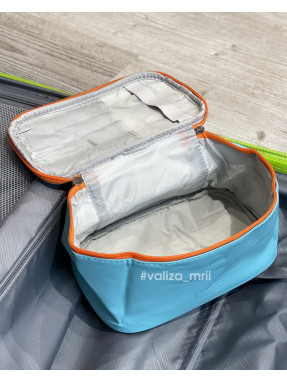 Об'ємна яскрава косметичка – блакитна