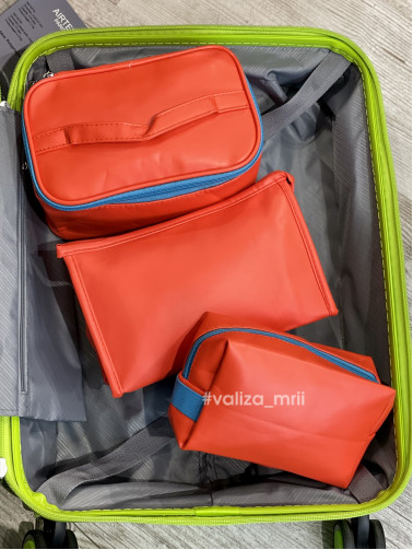 Набор из 3-х ярких косметичек - красный