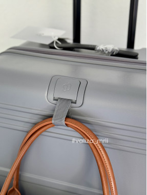 Валіза з полікарбонату - середній розмір - V&V Travel 8030 - срібний