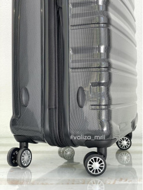 Чемодан 7223 Airtex Paris - средний размер - черный